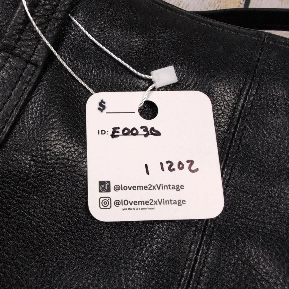 Tignanello Black Leather Crossbody Shoulder‎ Bag Organizer Purse